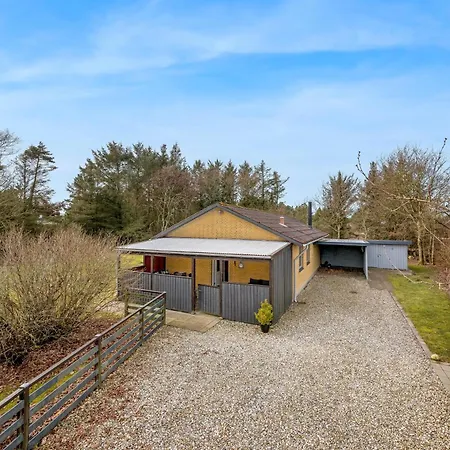 Modernized In Quiet Surroundings Around Søndervig Feriehus *
